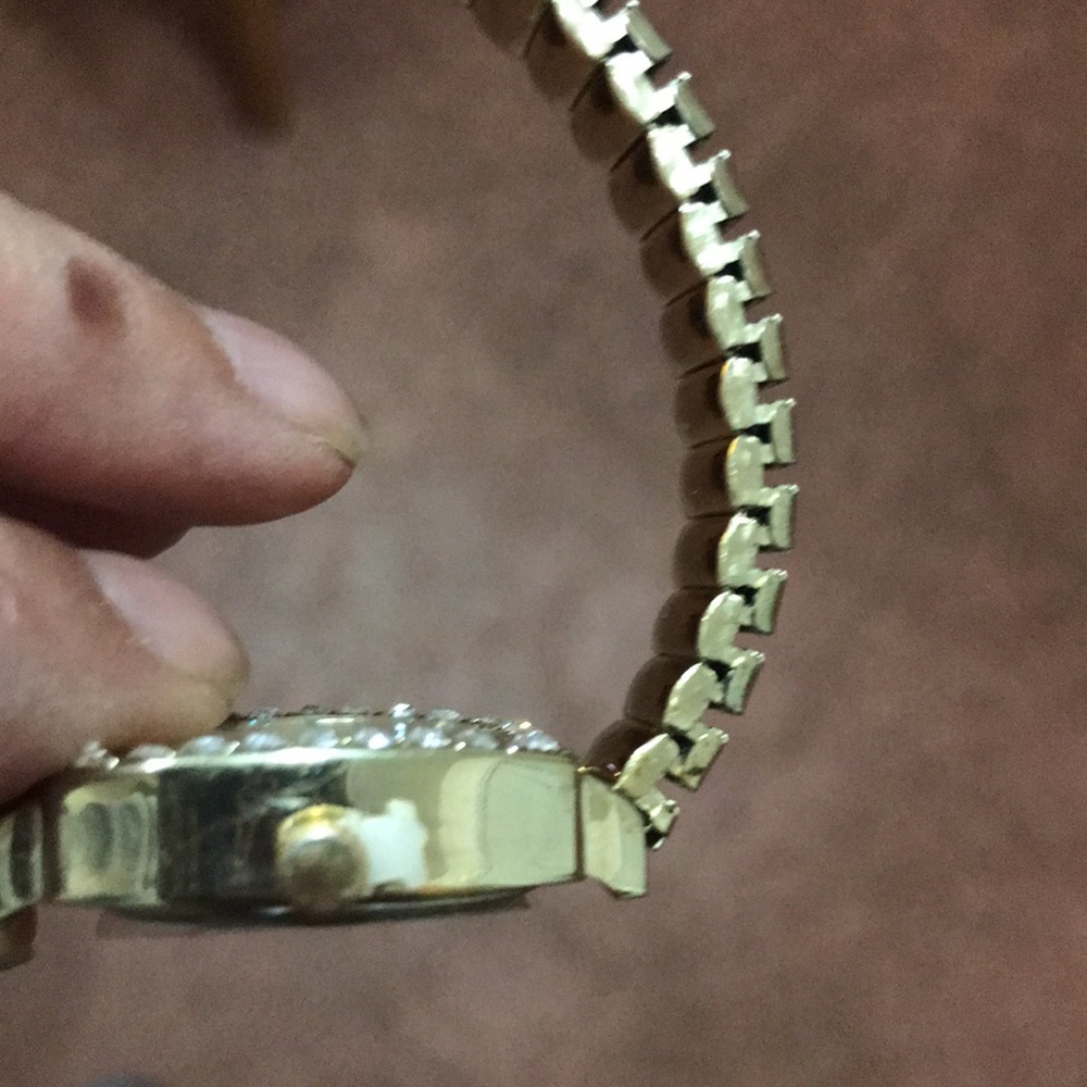 NWOT Stunning Woman’s Kareena Gold watch. Very Popular. Boutique - Picture 3 of 3